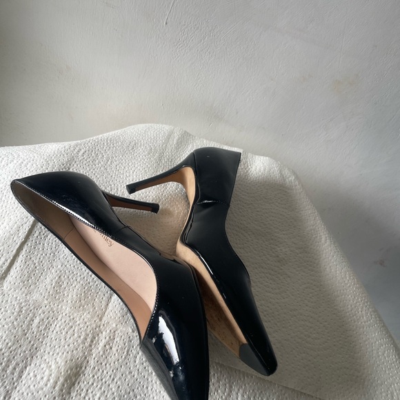 ❤️BIG SALE❤️Chic Black Russell & Bromley Patent Leather Pumps - Picture 6 of 10